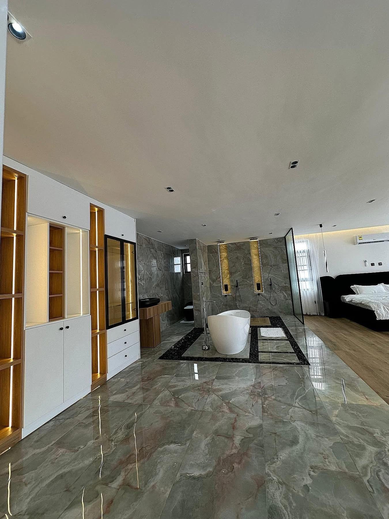 Luxury 4 bedroom mansion Eastlegon