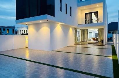 Luxury furnished 4 bedroom house in Eastlegon