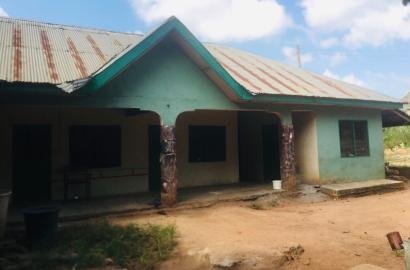 6-Bedroom House for sale