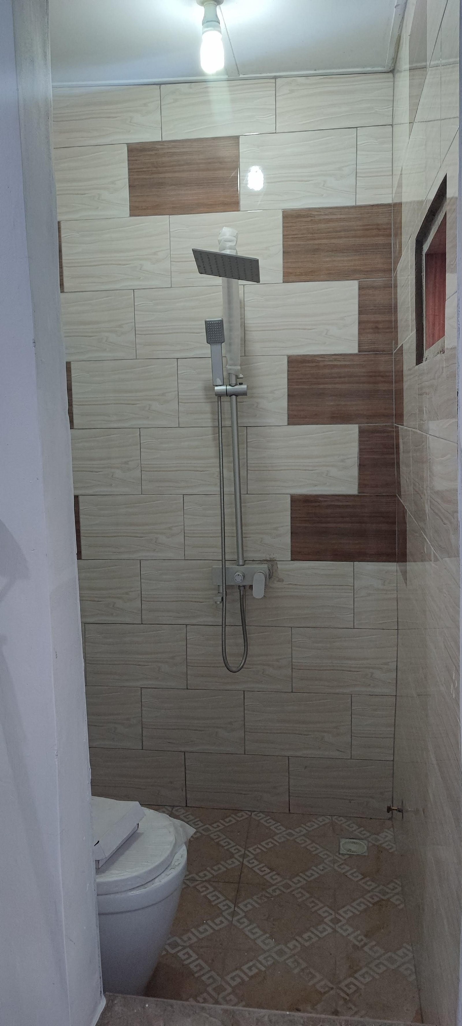 Chamber and Hall apartment available for rent at Dansoman Roundabout.