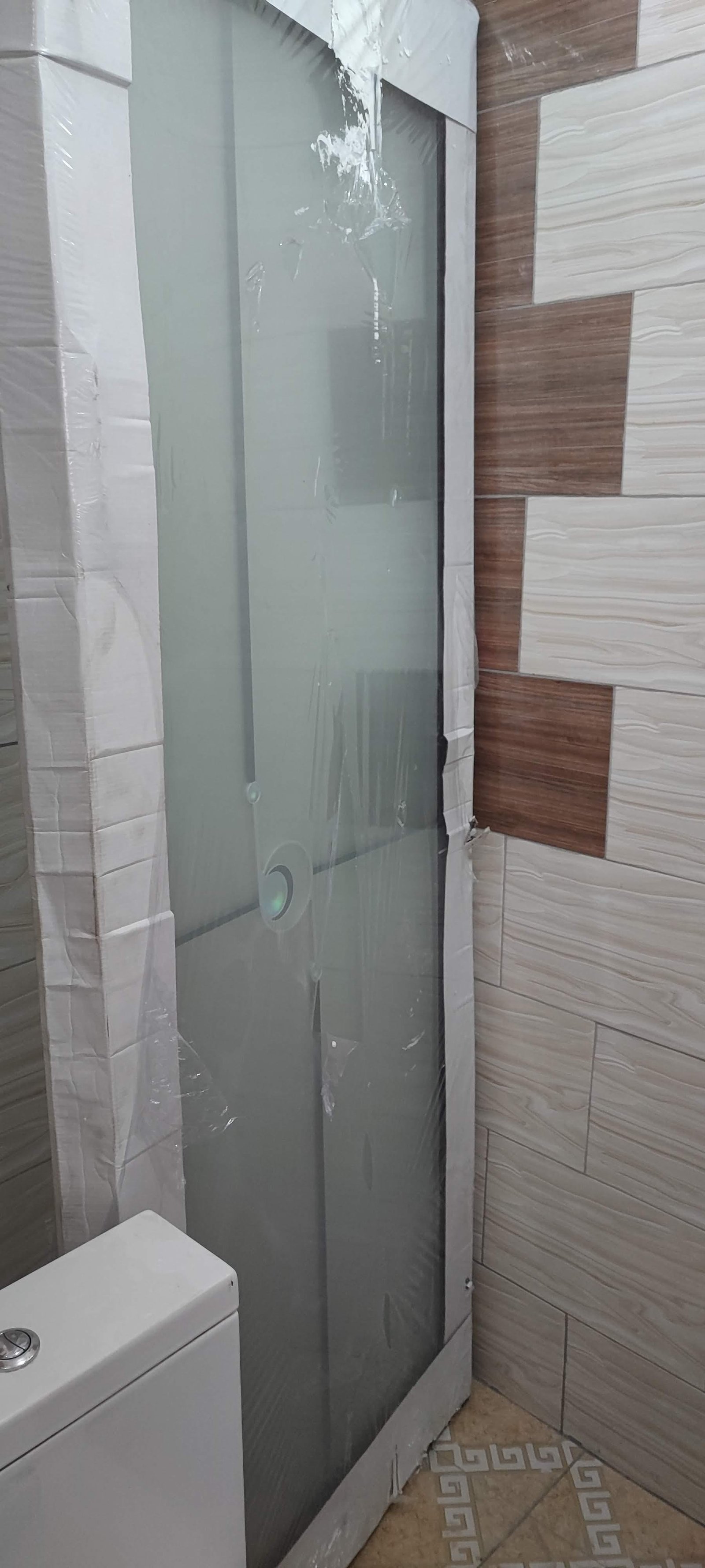 Chamber and Hall apartment available for rent at Dansoman Roundabout.