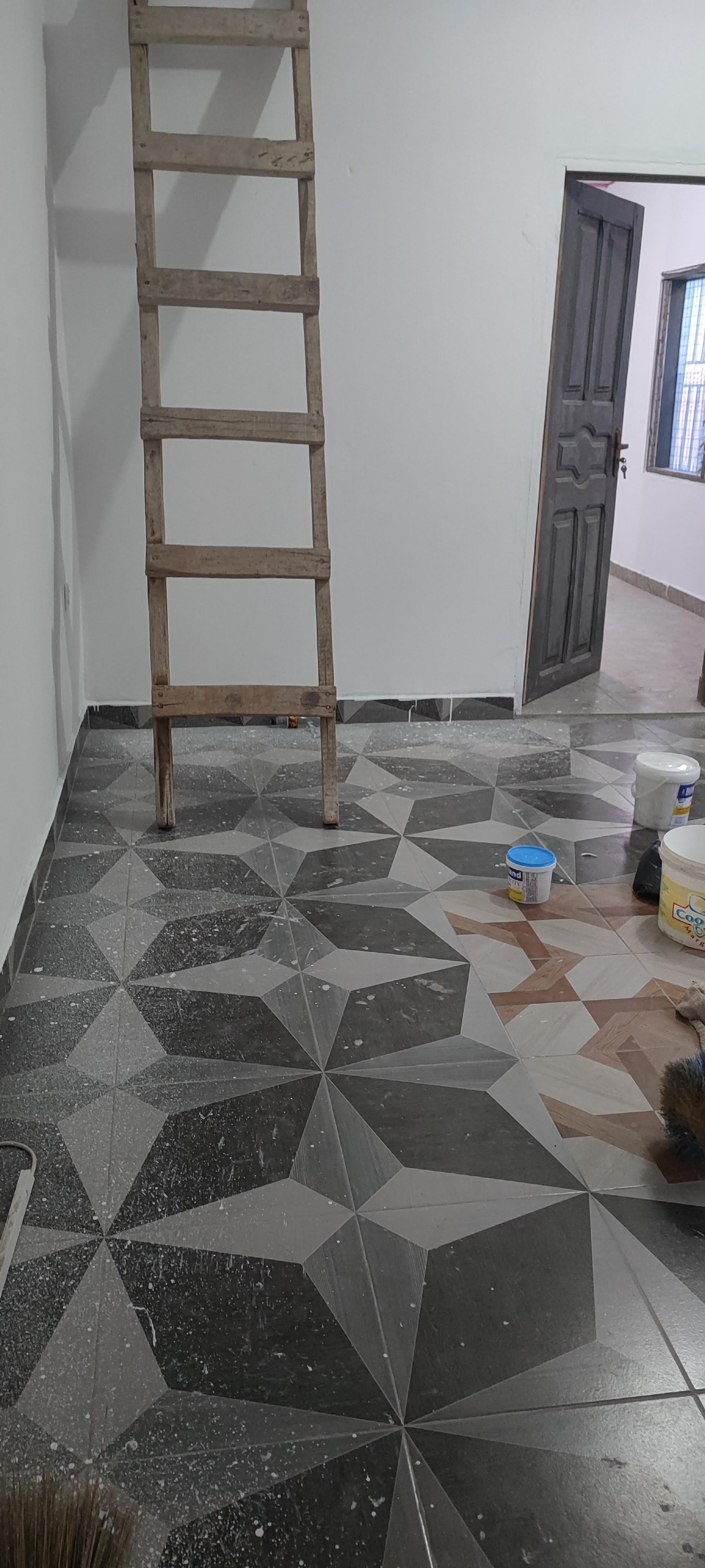 Chamber and Hall apartment available for rent at Dansoman Roundabout.