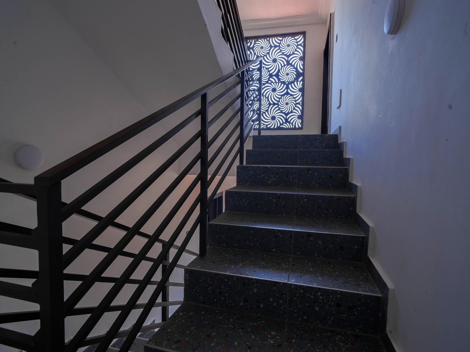 2 Bedroom Semi-Frunished Apartment for Rent