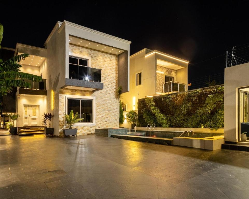 J&M EXCLUSIVE J&M EXCLUSIVE