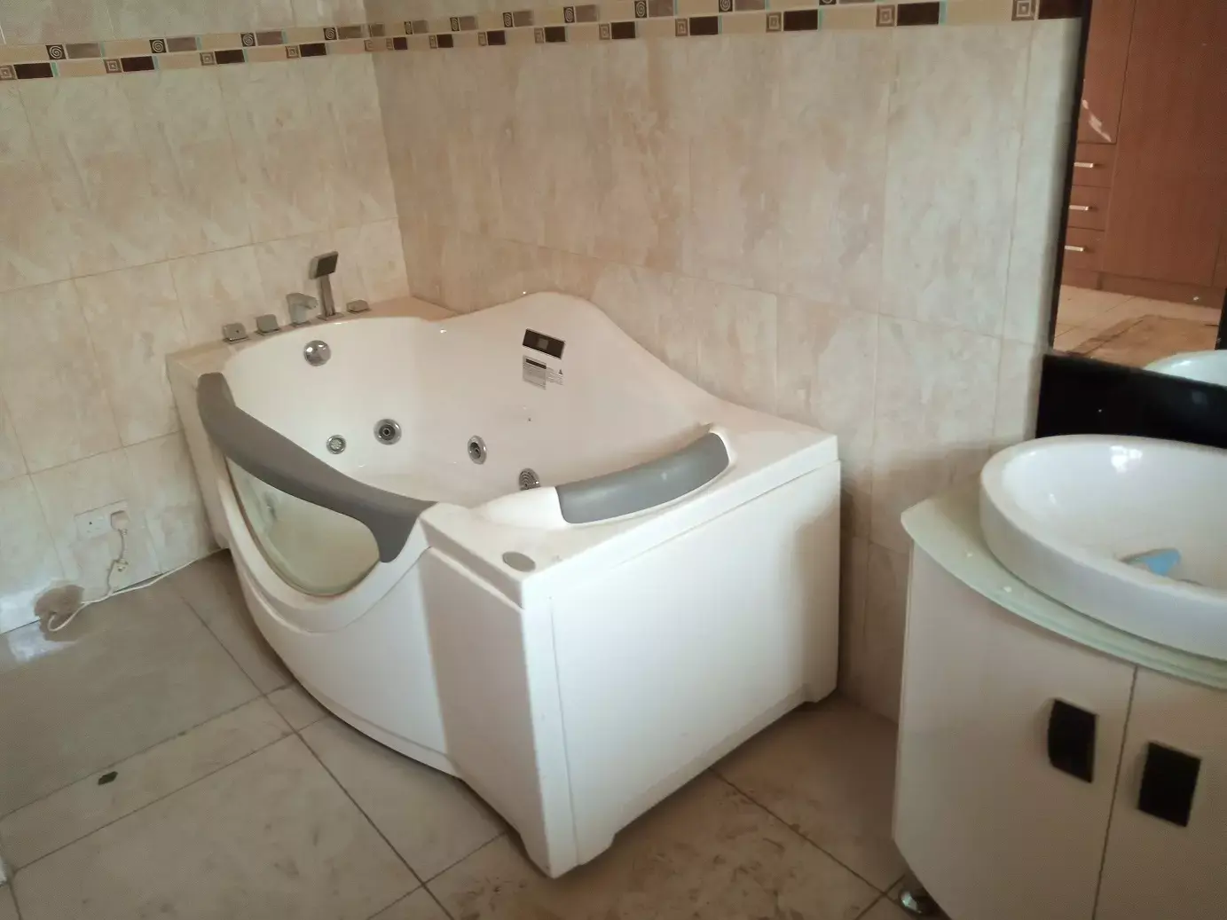 2 Bedroom House for rent at Tema community 25