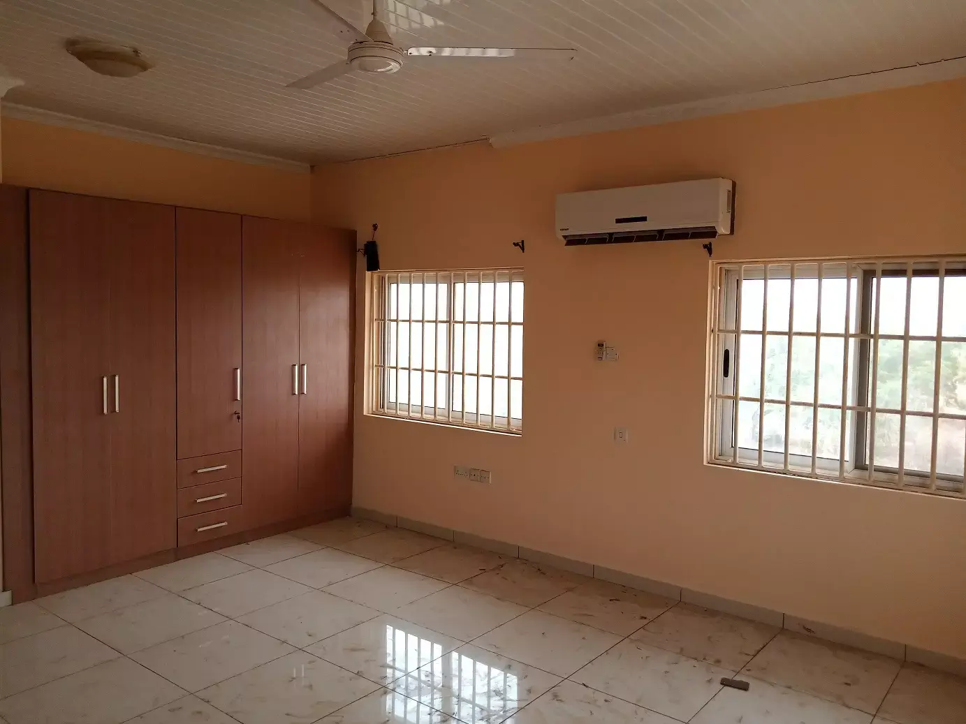 2 Bedroom House for rent at Tema community 25