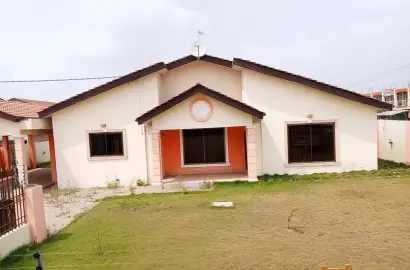 5 Bedroom House for rent at Afienya