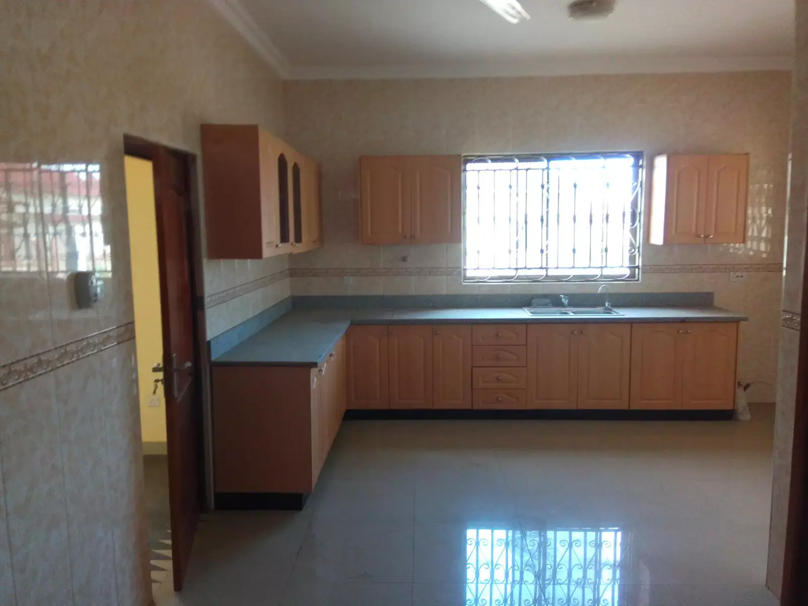 5 Bedroom House for rent at Afienya