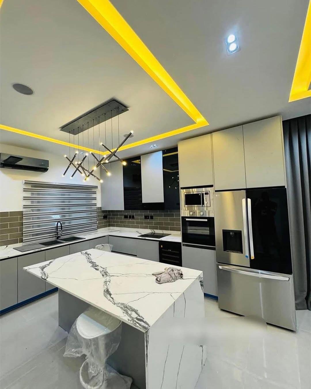 4-Bedroom House with Swimming Pool