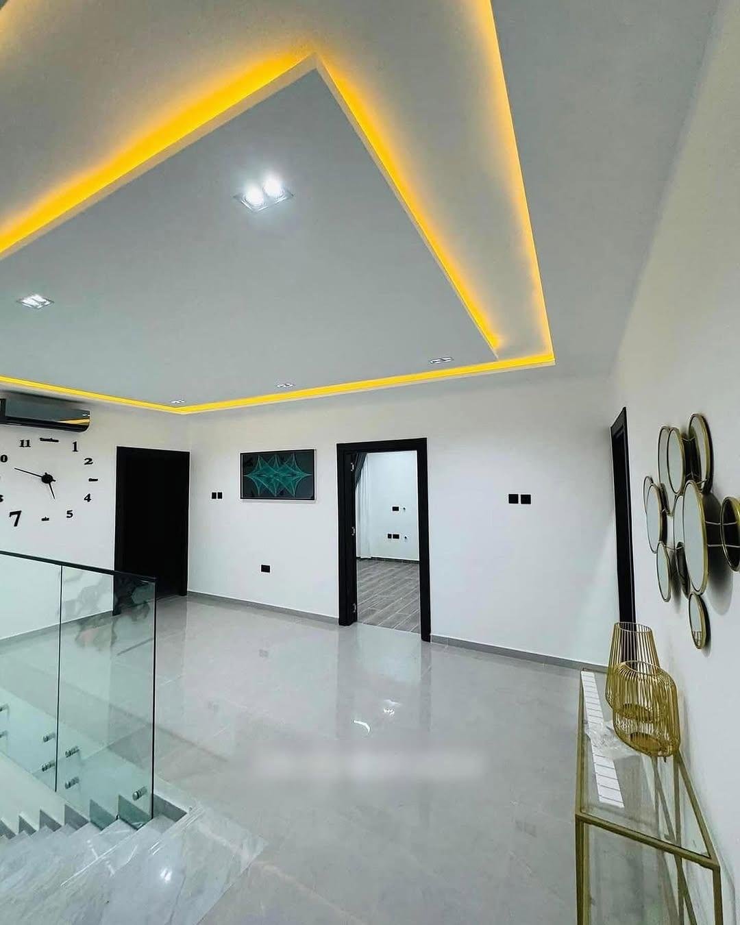 4-Bedroom House with Swimming Pool