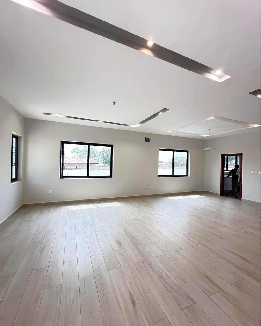 4-Bedroom House with Swimming Pool