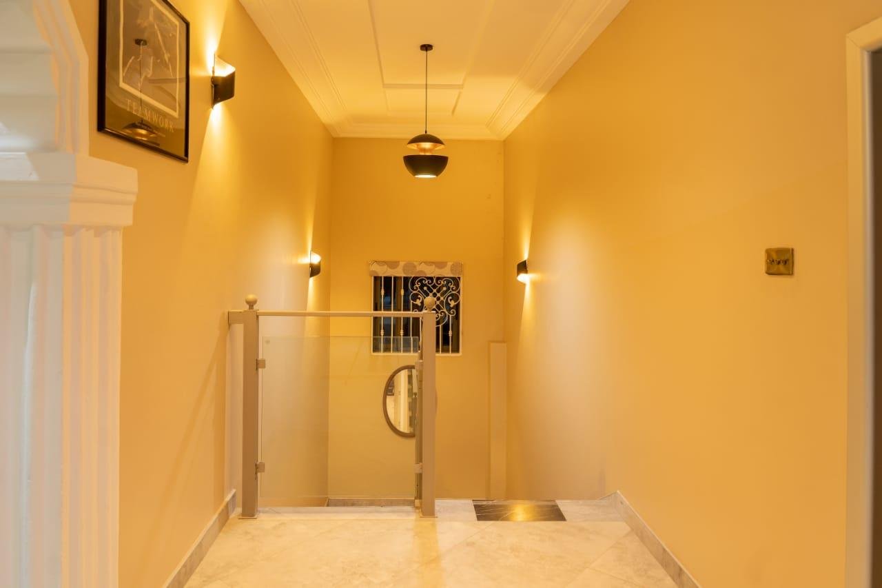 4 bedroom Apartment
