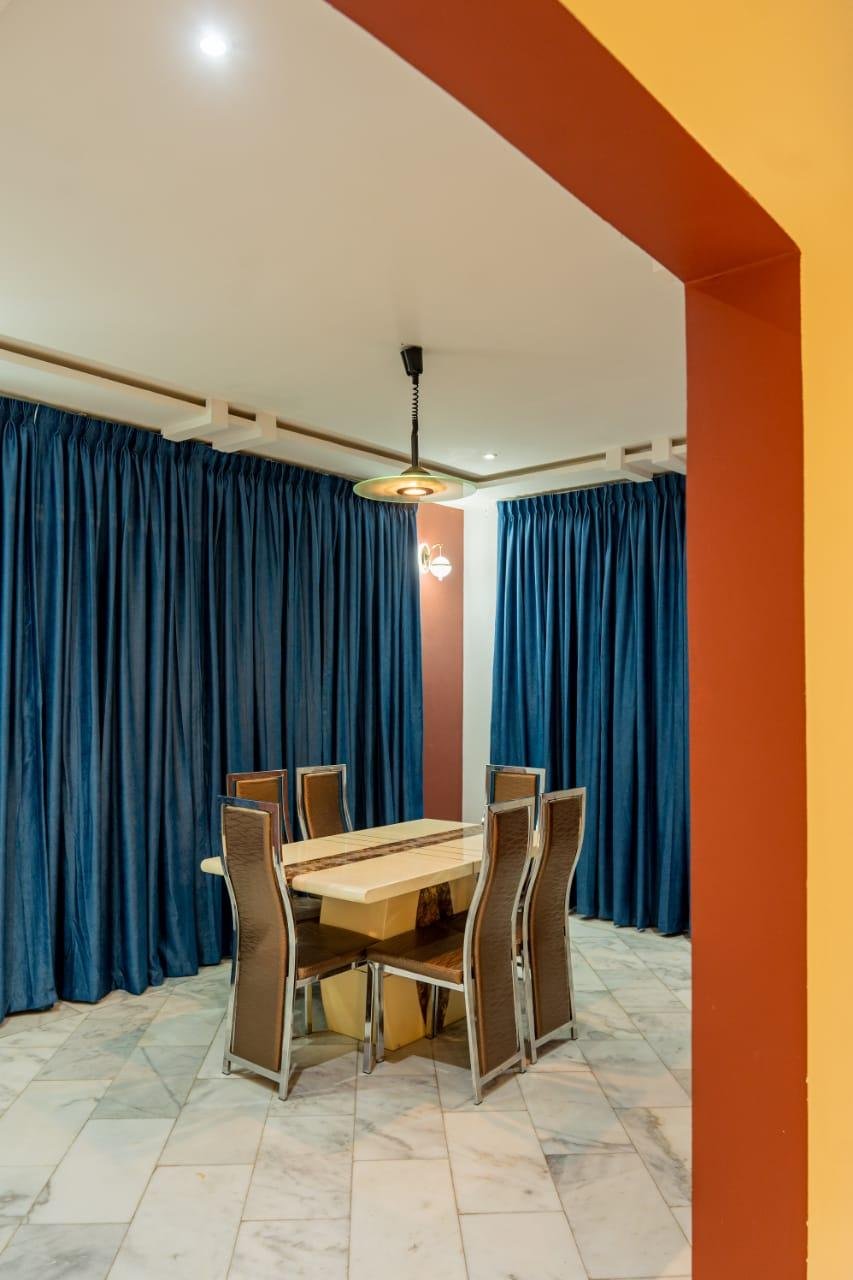 4 bedroom Apartment