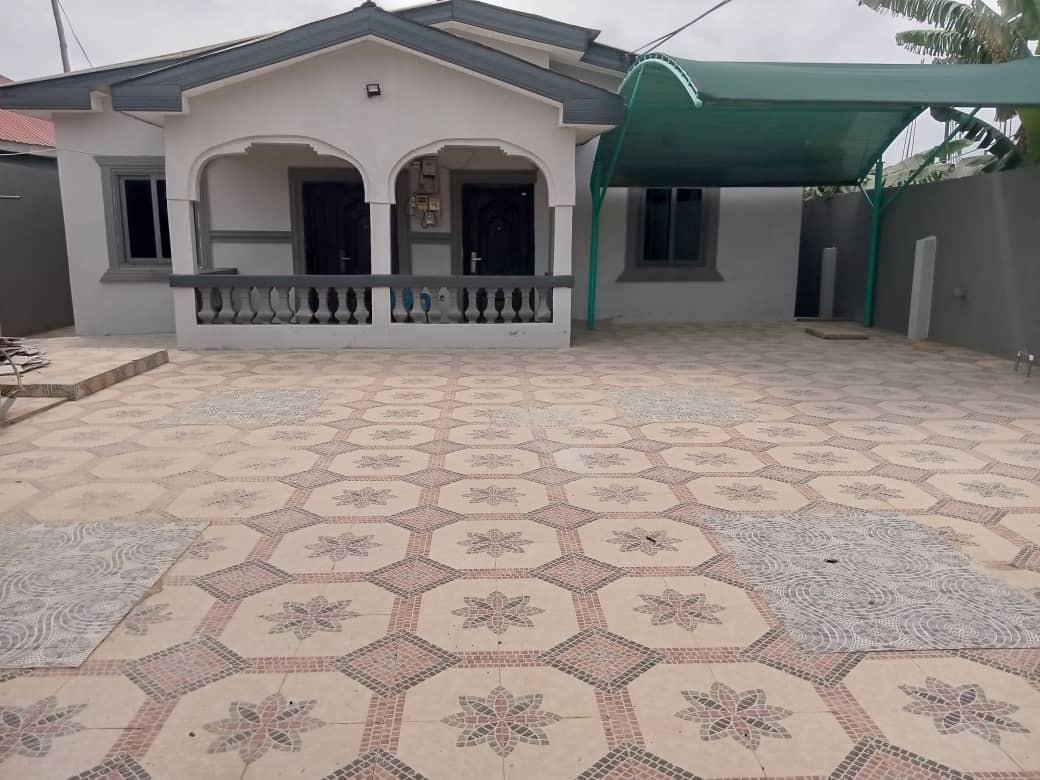 3-Bedroom House for Sale – Odumase Amanfrom