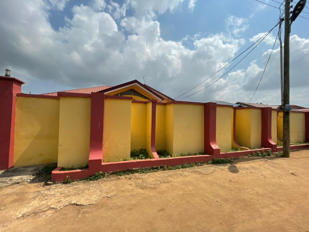 6-Bedroom House for Sale – Amasaman Peace Village