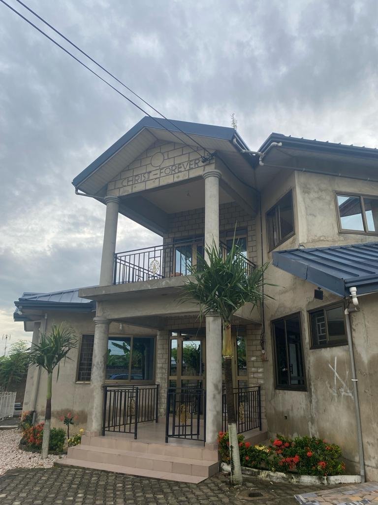 6-Bedroom Storey Building for Sale – Abeka-Afuaman