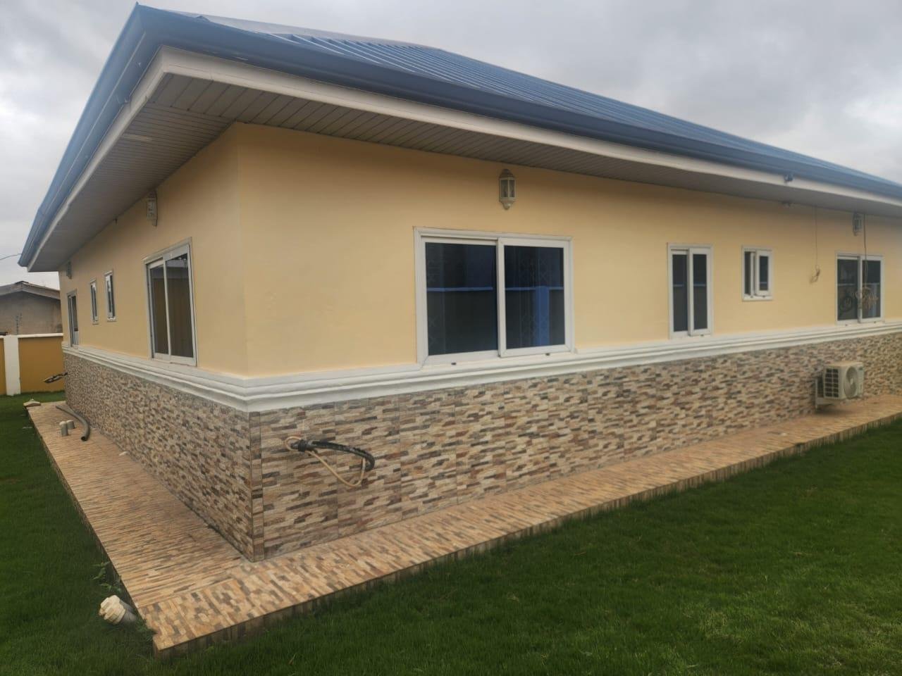 3-Bedroom House for Rent – Adenta Malejo