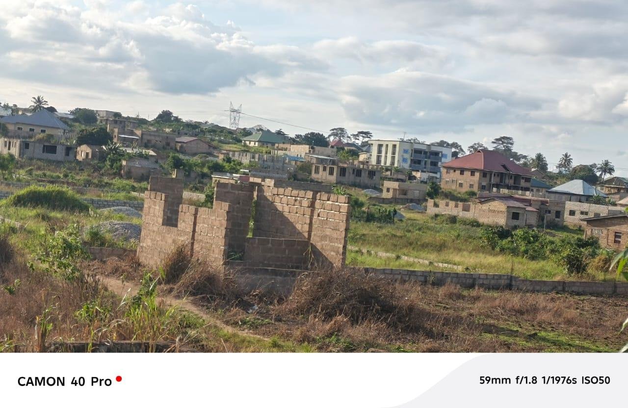 1 Plot of Land with 2 Single Rooms for Sale – Amasaman Danchira