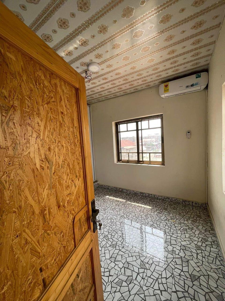 Chamber & Self-Contained Apartment for Rent – Lapaz
