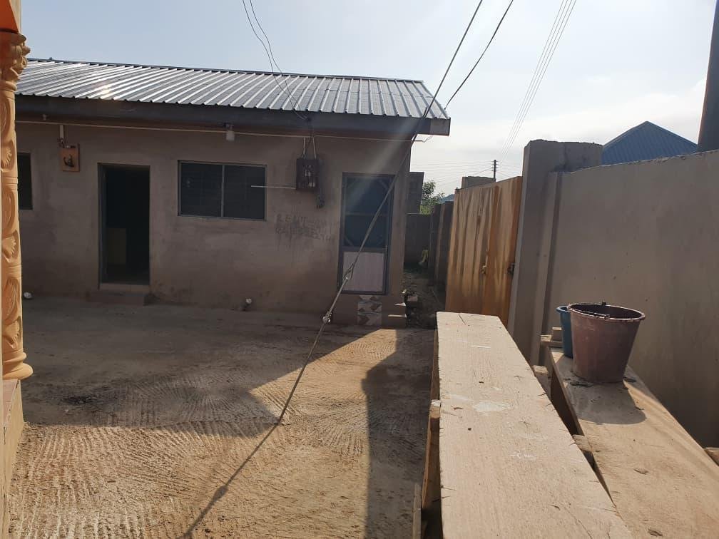 Chamber and Hall Self-Contain for Rent – Ashalaja, Amasaman