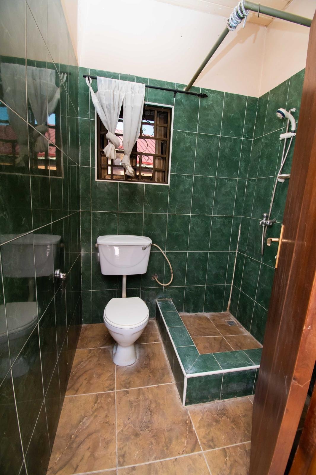 4 BED ROOM HOUSE AT AMANFRO